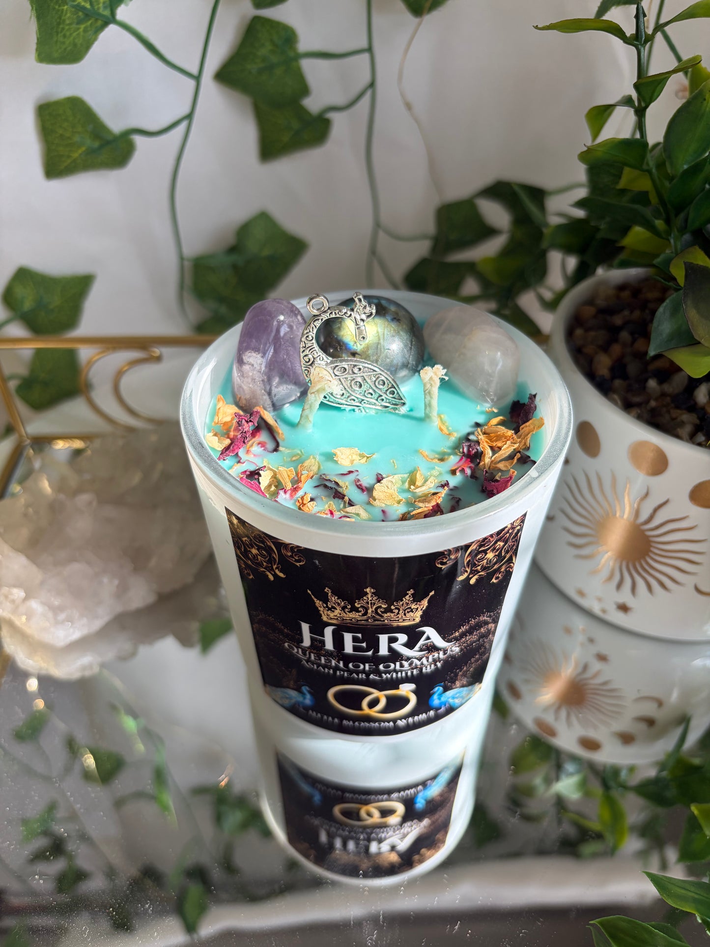 Hera Candle