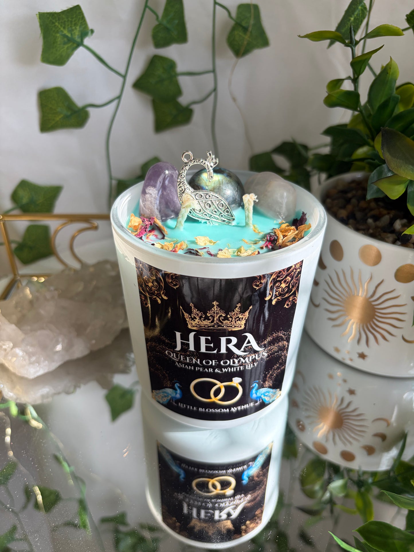 Hera Candle